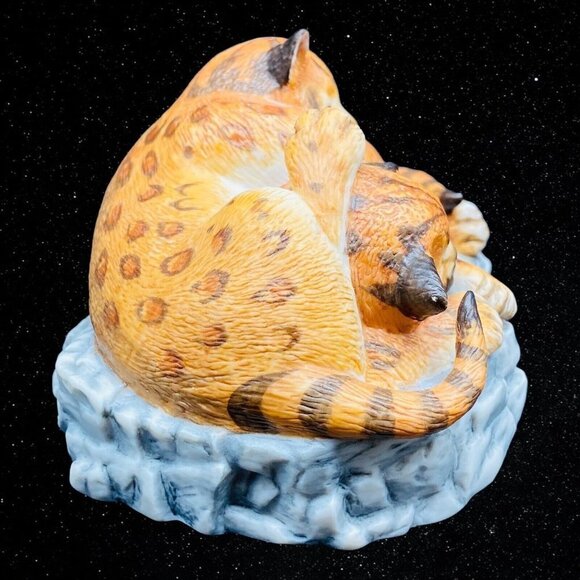 1988 Lenox Fine Porcelain Nature’s Young Played Out Figurine Cougars 3.5”T 5”W - Picture 2 of 6
